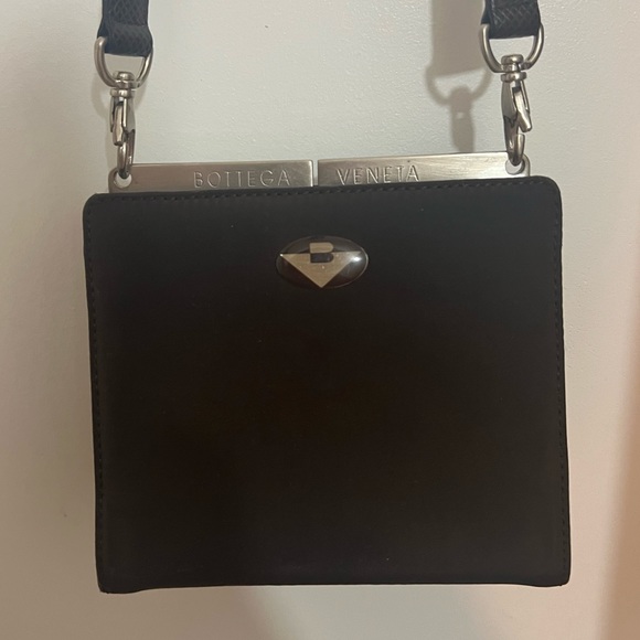 Bottega Veneta cross body bag/clutch- Authentic! - Picture 2 of 16